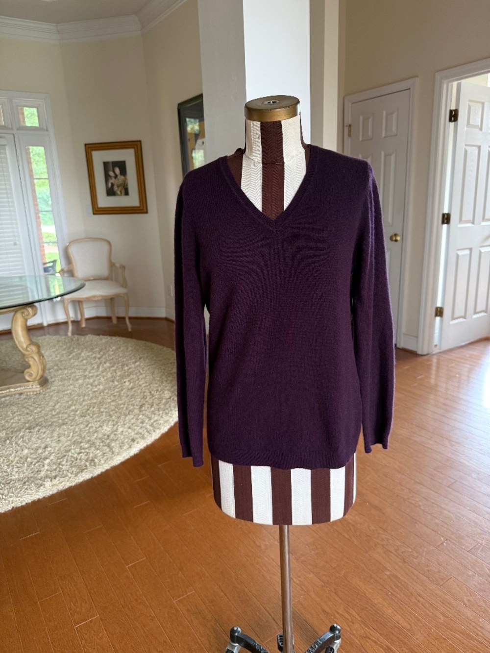 Charter Club Luxury 100% Cashmere Womens Plum V-neck Sweater Size Medium